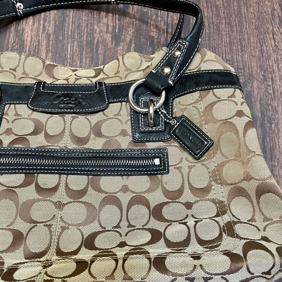 Coach Purse - Picture 5 of 7